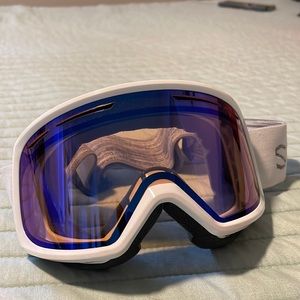 Smith Goggles with white strap.